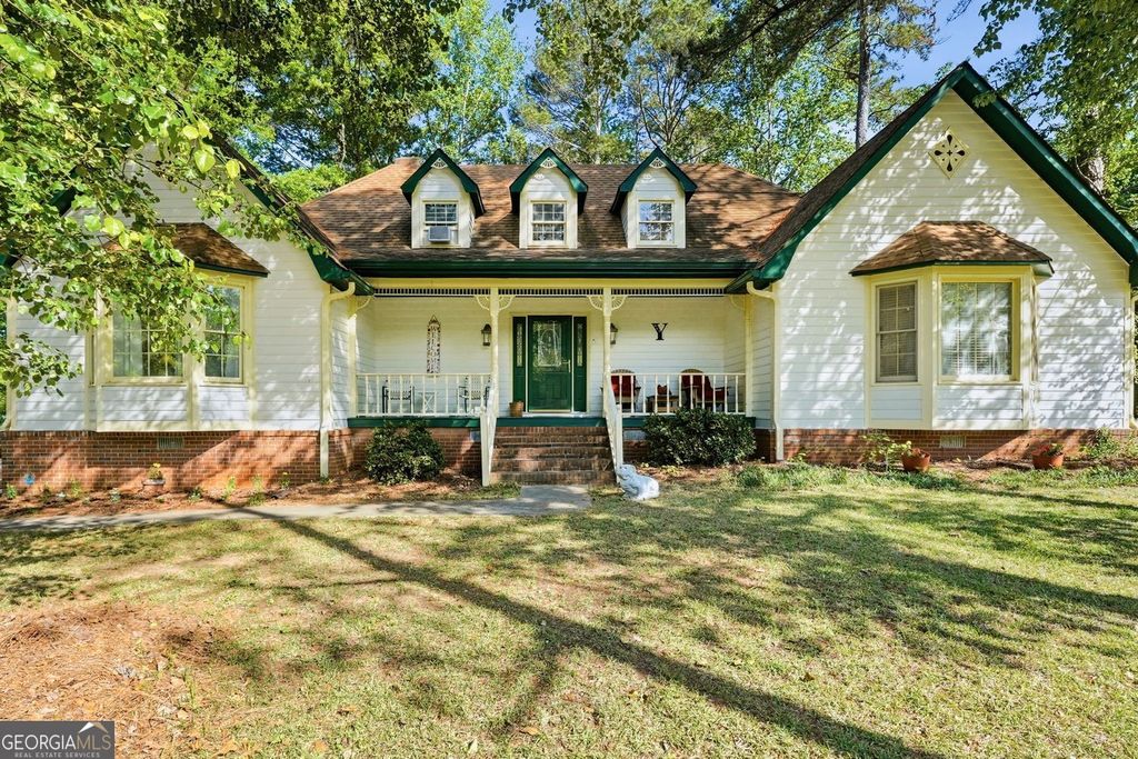 Photo of 664 Sugar Creek Trail SE, Conyers, GA 30094 (MLS # 10735233)