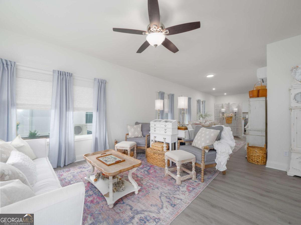 1007 Elbert EXT