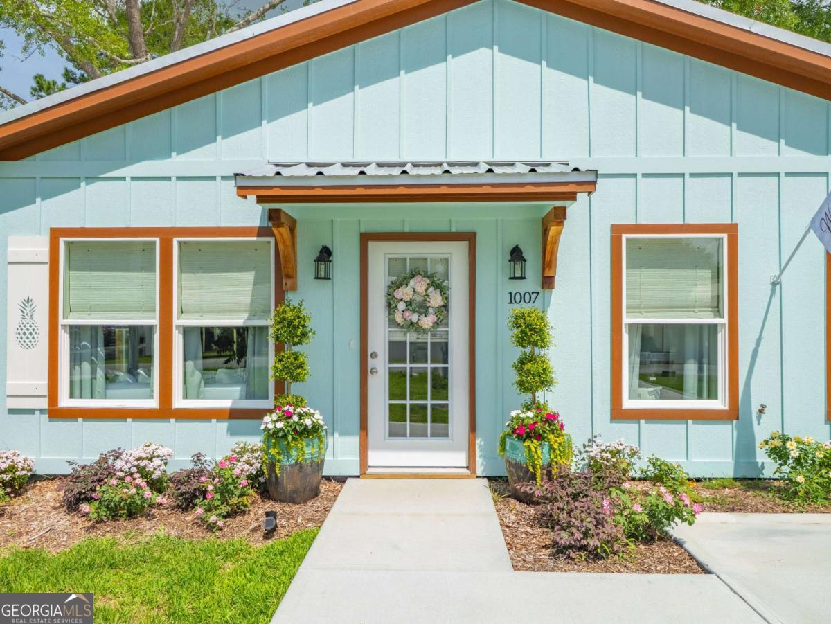1007 Elbert EXT