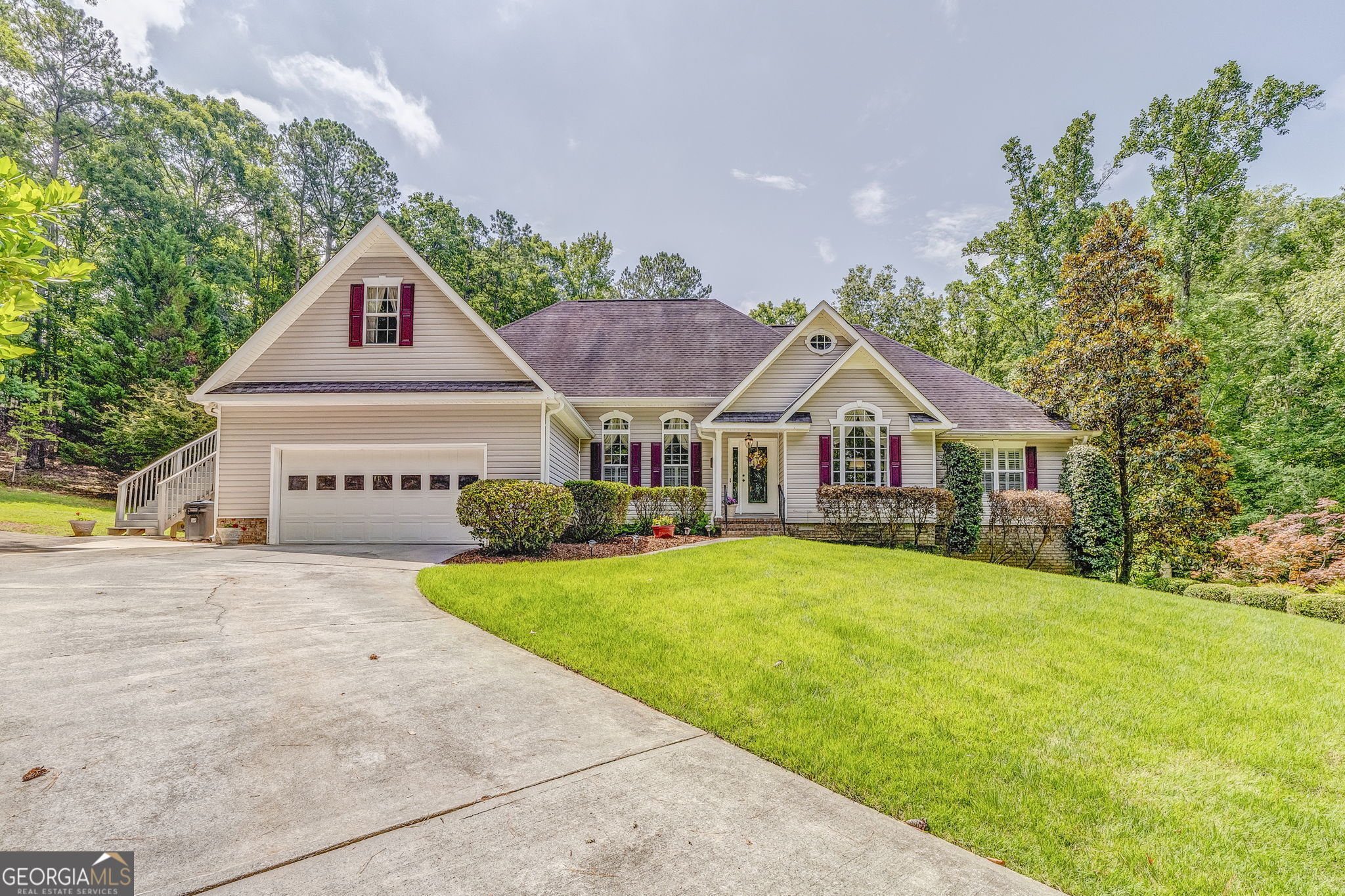 23 Rosalyn DR SW