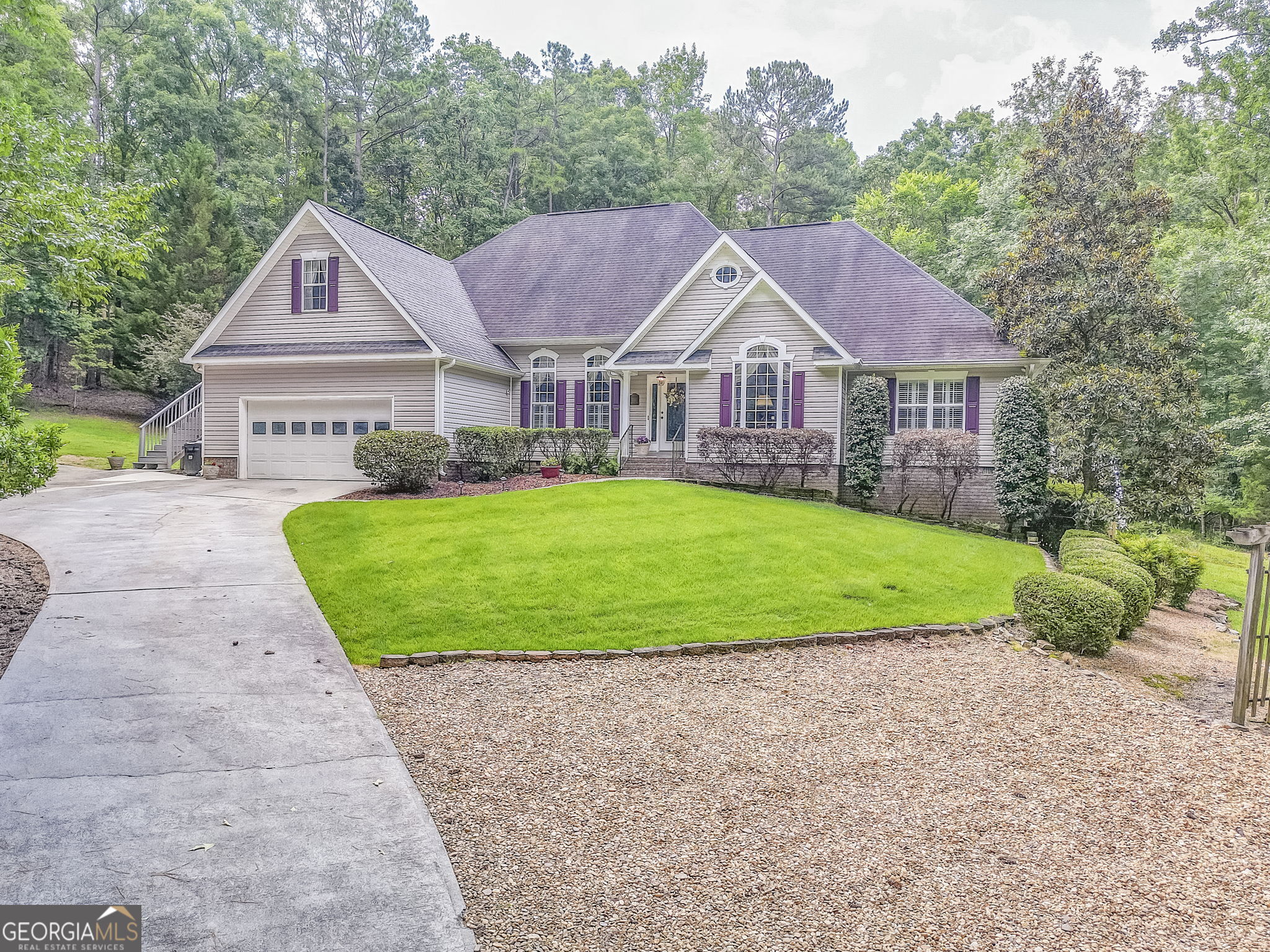 23 Rosalyn DR SW