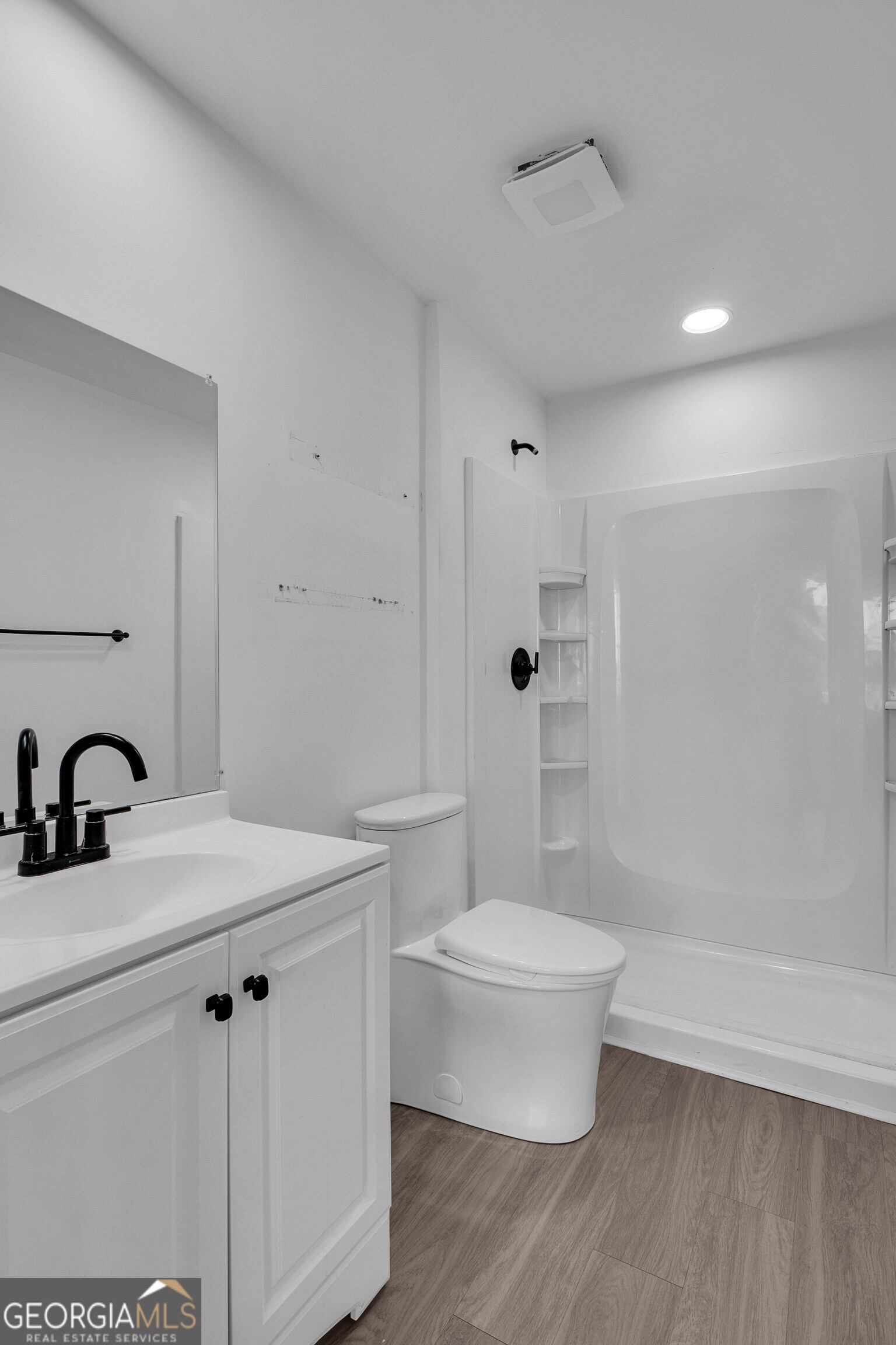 1506 Charcoal Ives RD