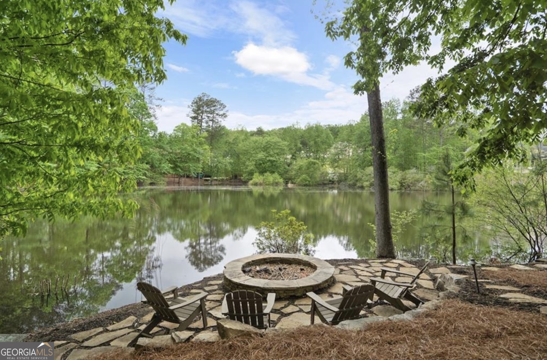 960 Tiverton LN
