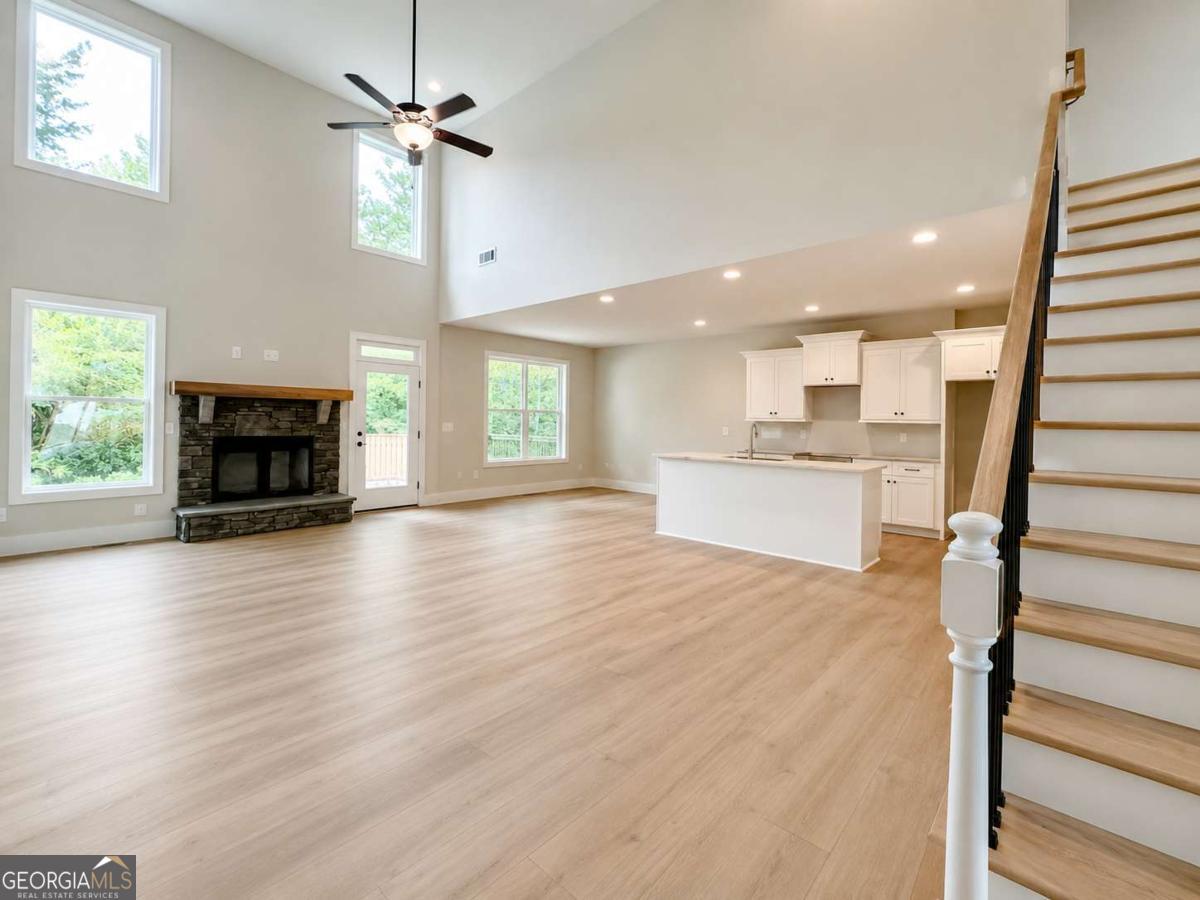 3 Brook Run LN