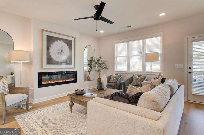 3330 Cranston LN