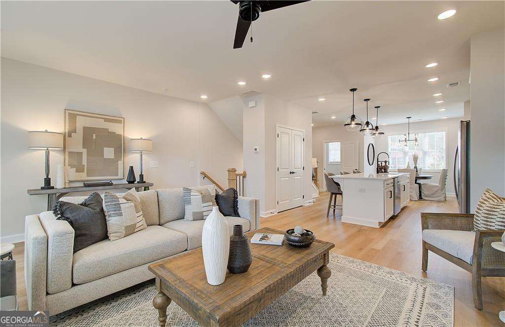 3330 Cranston LN