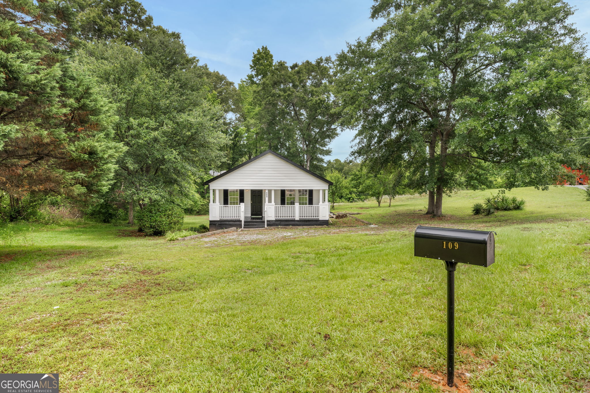 109 Flatrock LN