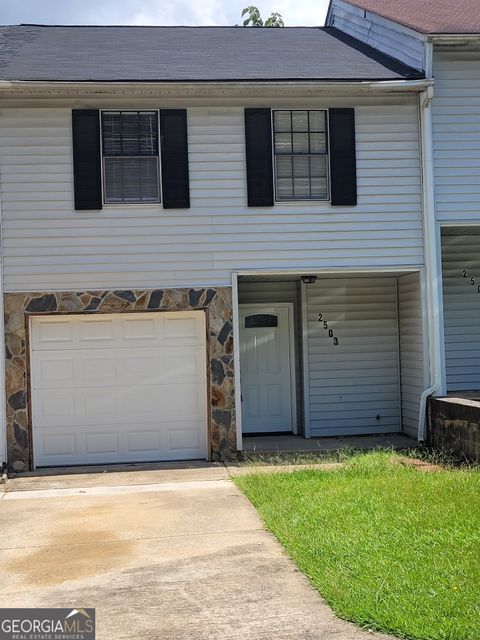 A home in South Fulton