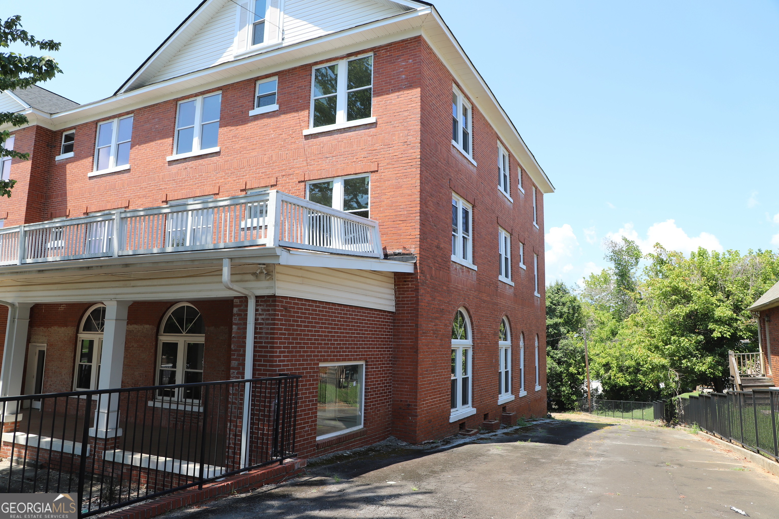 40 N Alexander ST