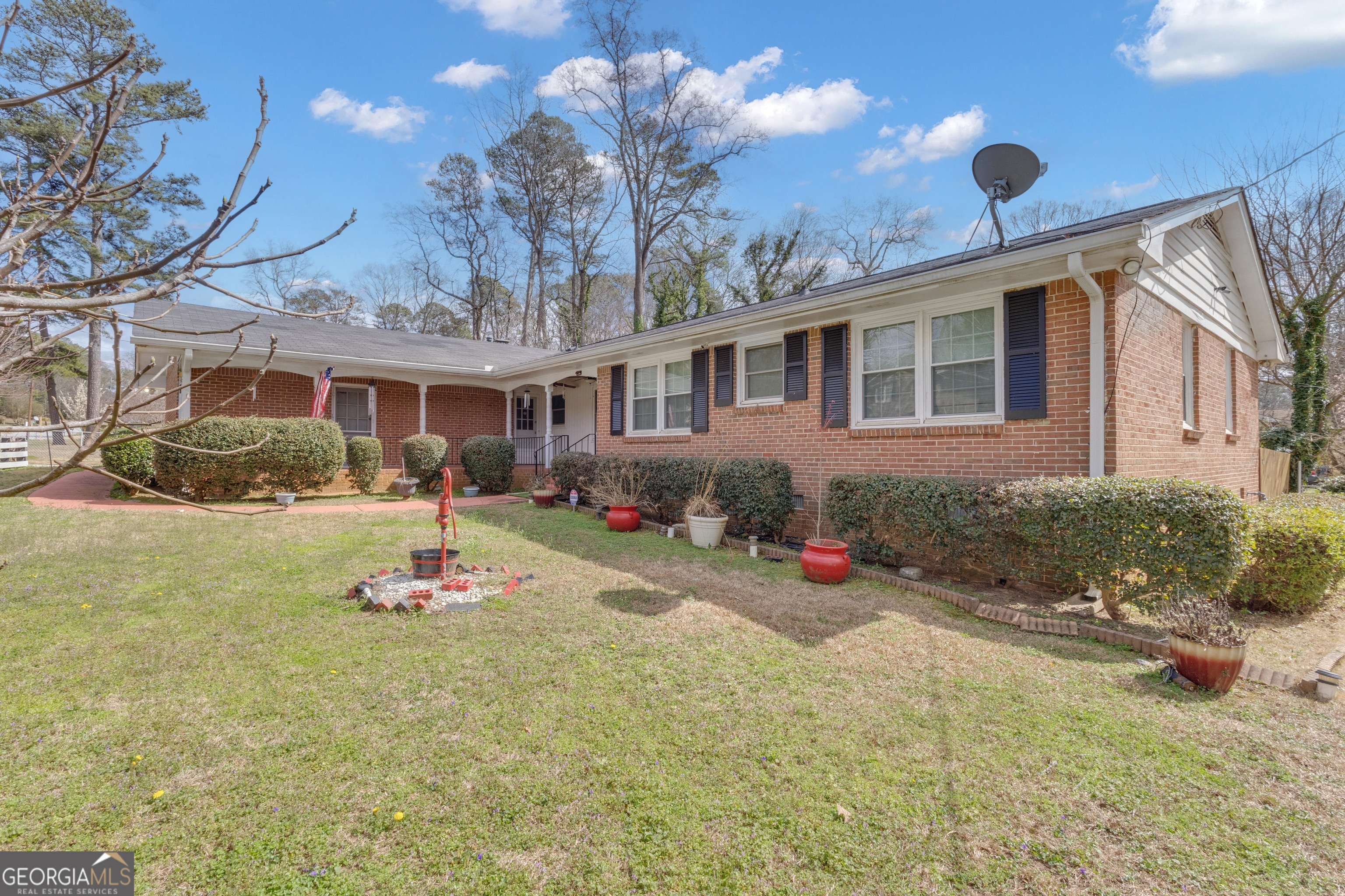 1153 Forest Heights RD