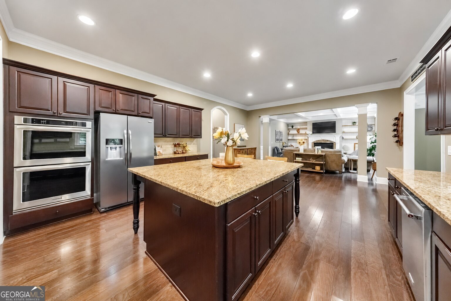 1336 Queens Park DR NW