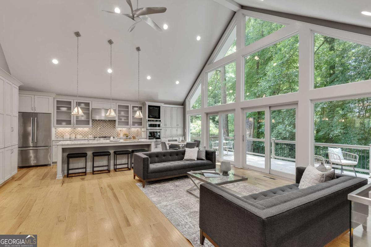 1233 Poplar Grove DR NE