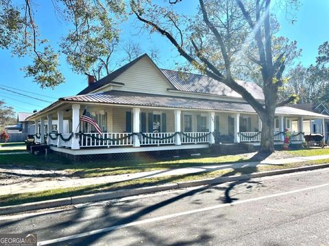 A home in Glennville