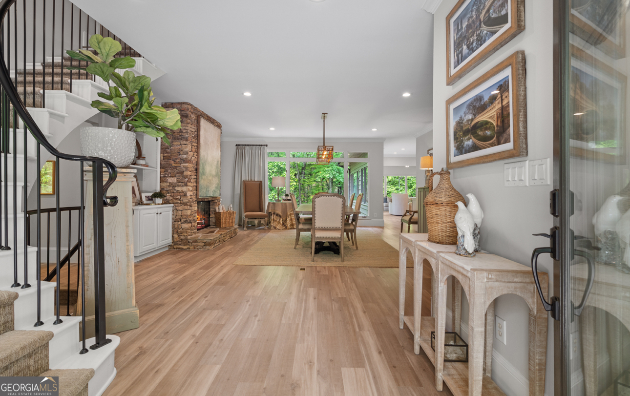 220 Wake Robin DR
