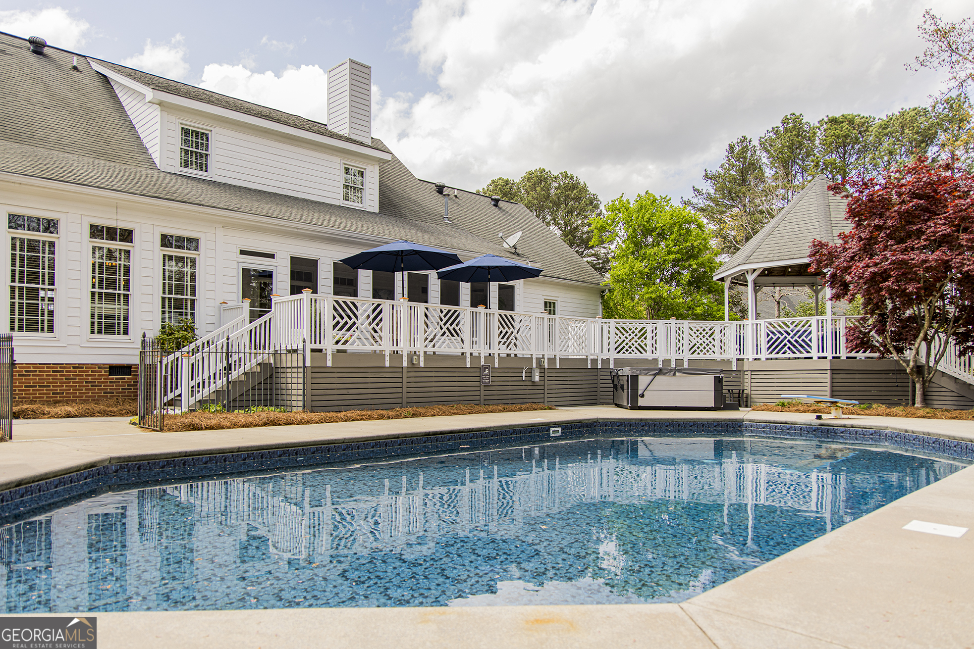 2 Palmer DR NW