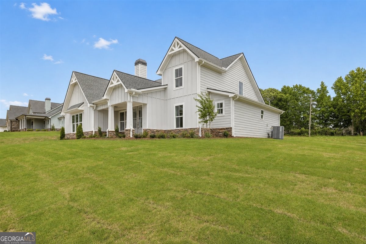 77 Maney DR