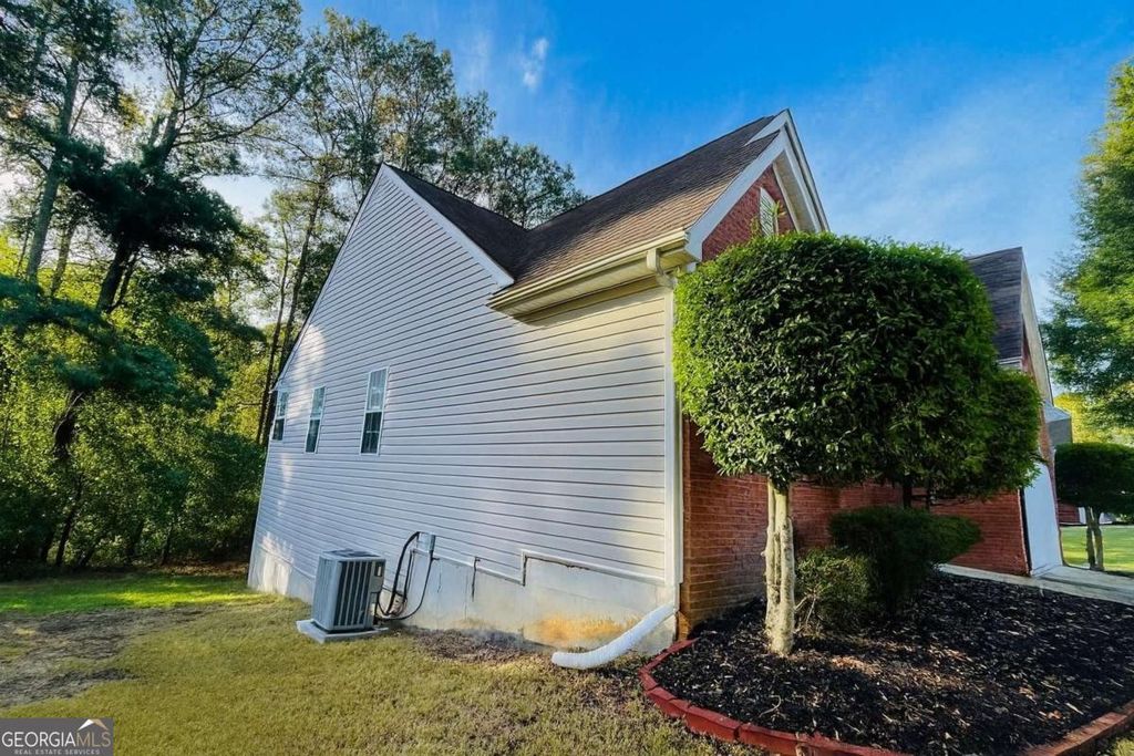 Photo of 1925 Heatherton Road, Dacula, GA 30019 (MLS # 10625234)