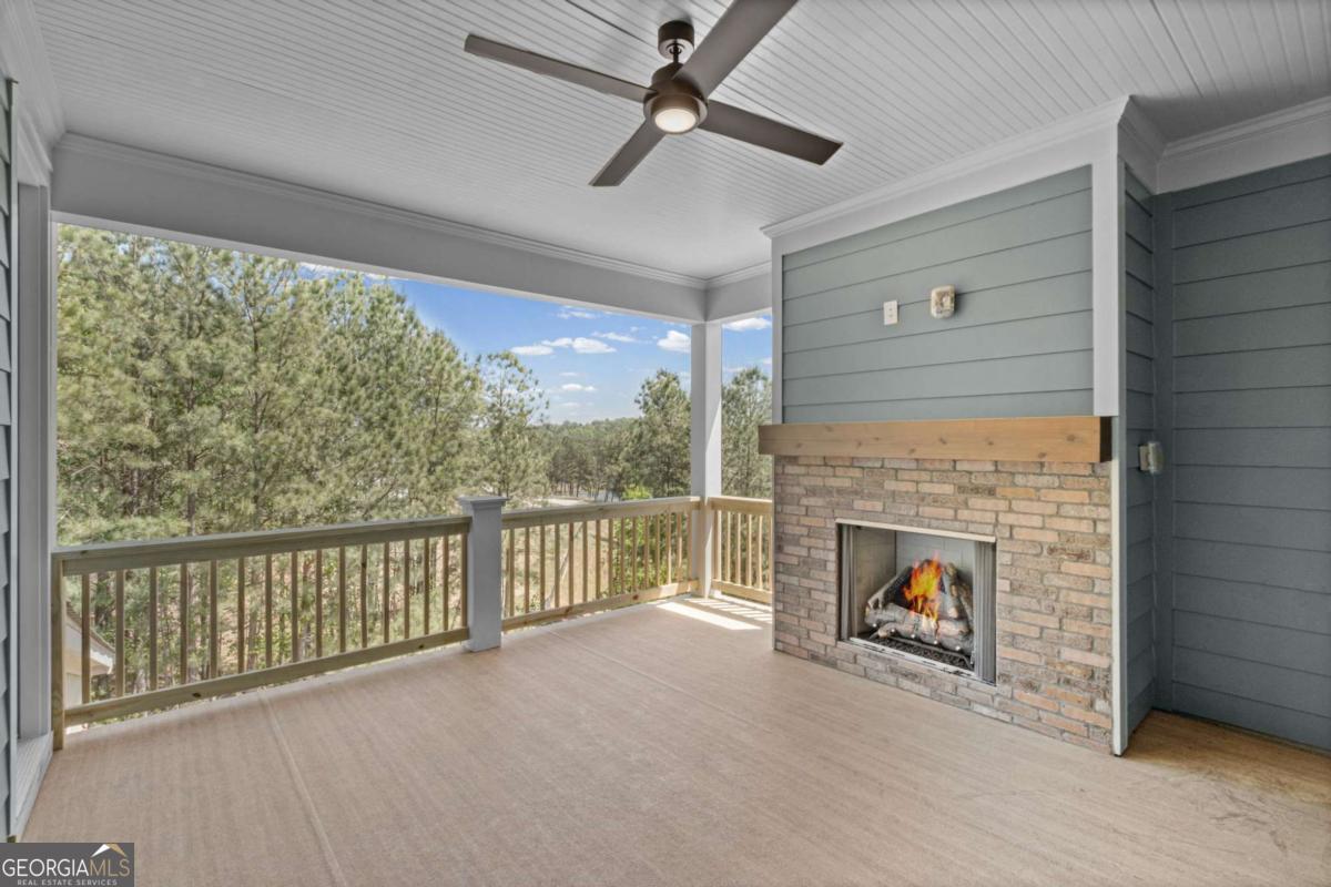 708 Woodlake CT