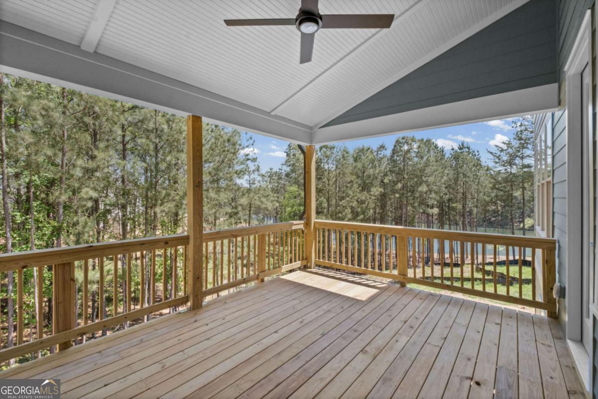 708 Woodlake CT