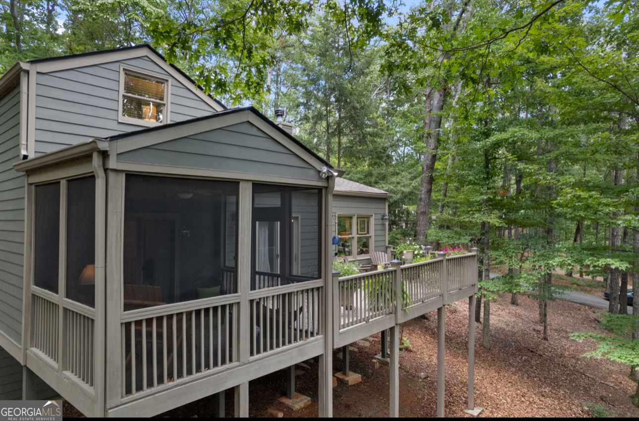 638 Wake Robin DR