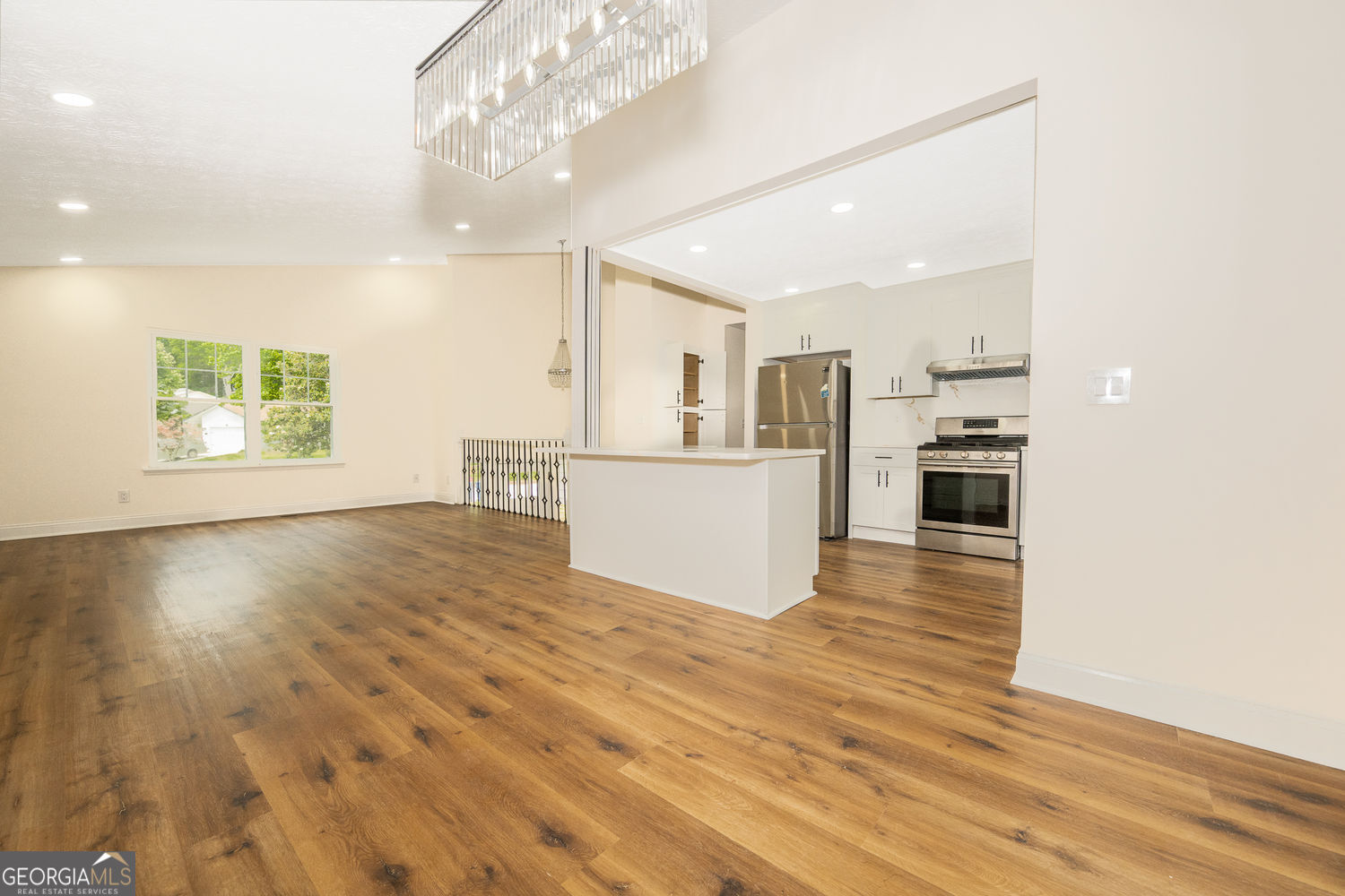 10175 Old Woodland Entry