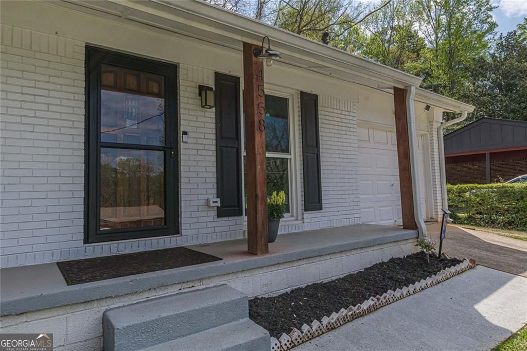4558 Ryan RD