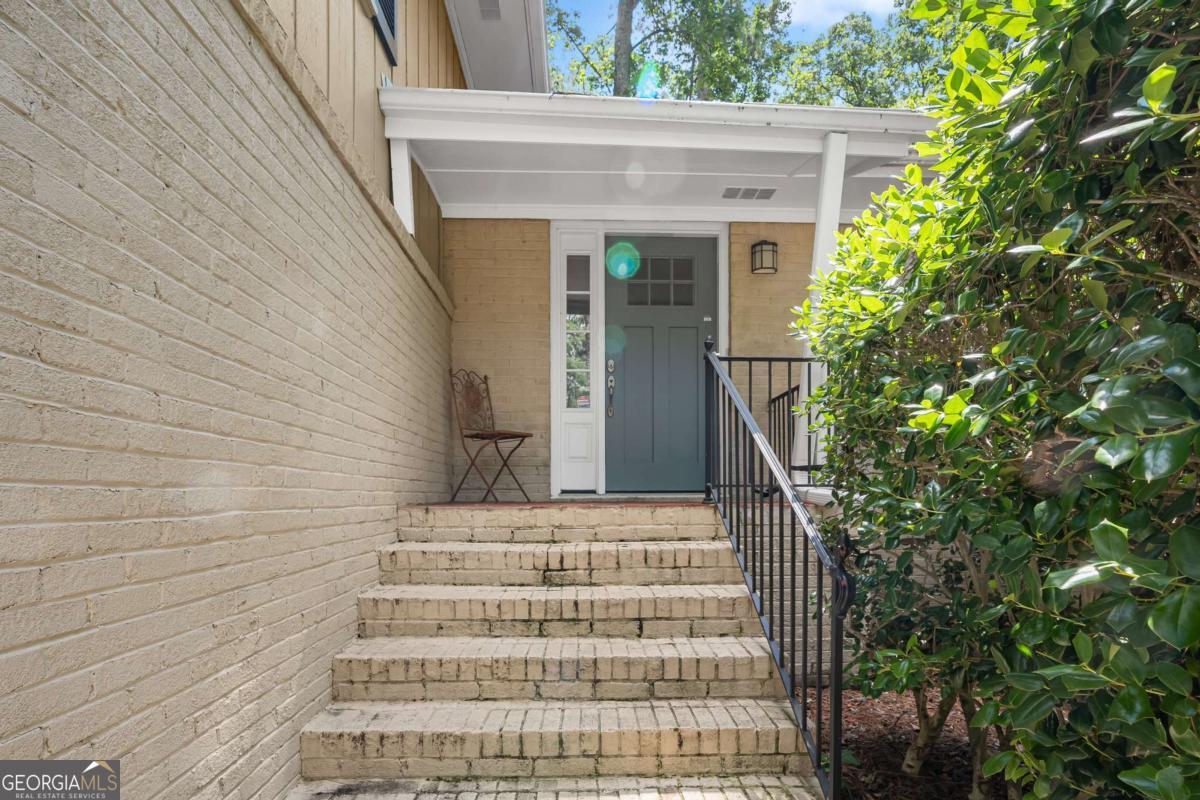4695 N Peachtree RD