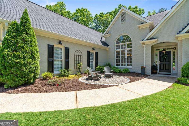 410 Longwood LN