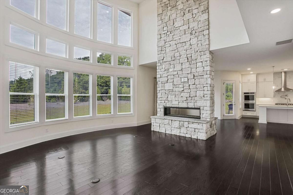 3330 Carswell BND