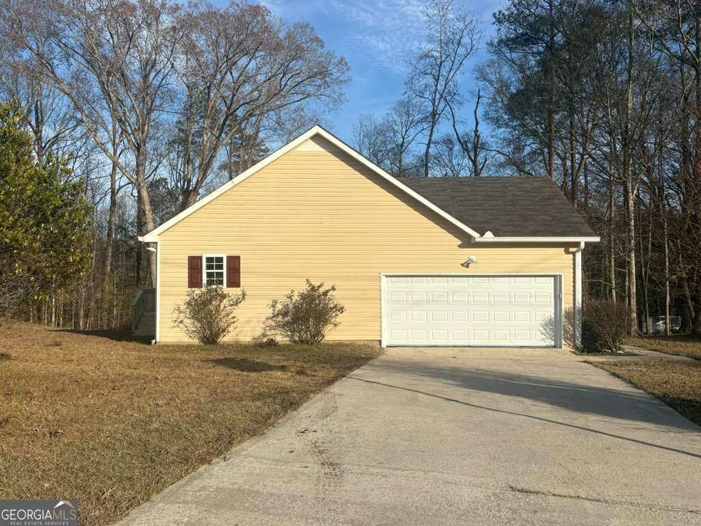Photo of 135 Mccoy Drive, Carrollton, GA 30116 (MLS # 10653245)