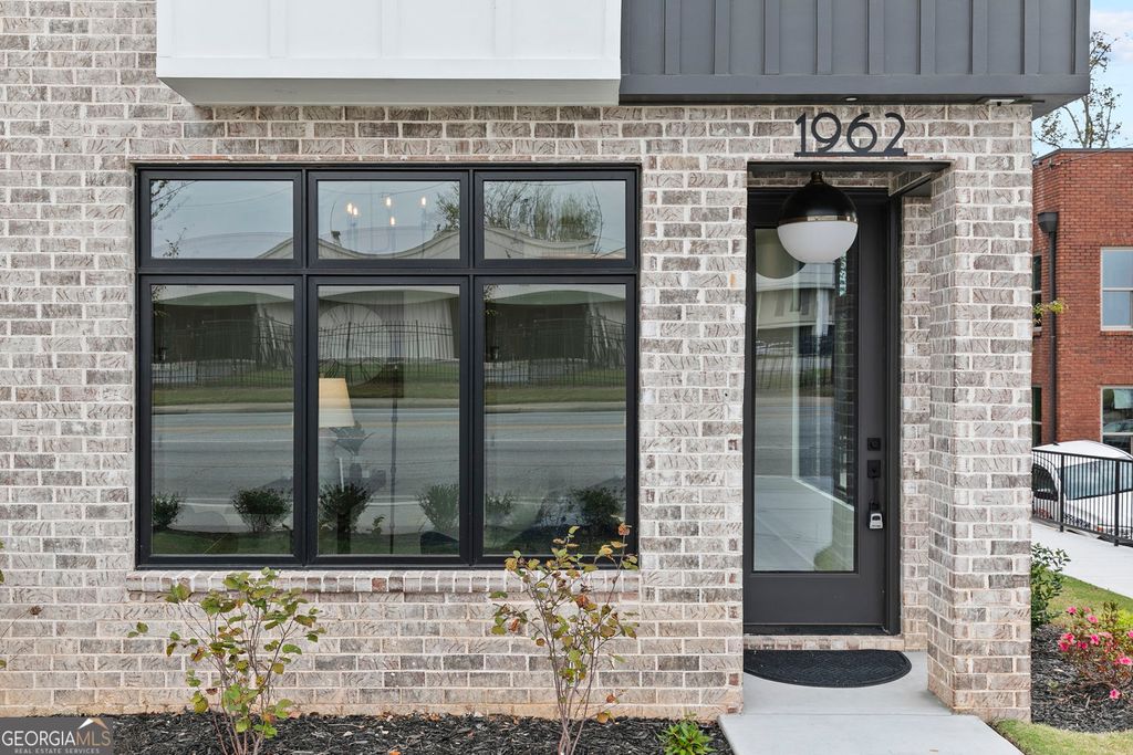 Photo of 3960 Clairmont Road, Chamblee, GA 30341 (MLS # 10650019)