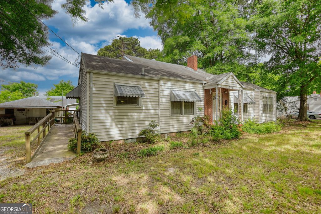 Photo of 982 Highland Circle SE, Conyers, GA 30012 (MLS # 10762271)