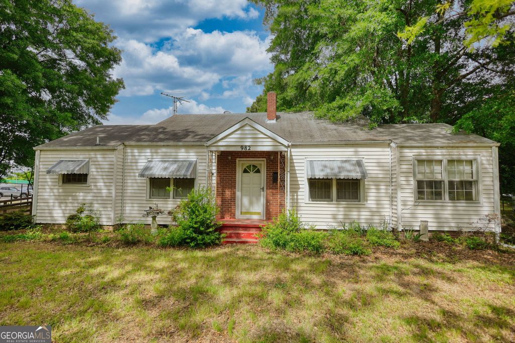 Photo of 982 Highland Circle SE, Conyers, GA 30012 (MLS # 10762271)
