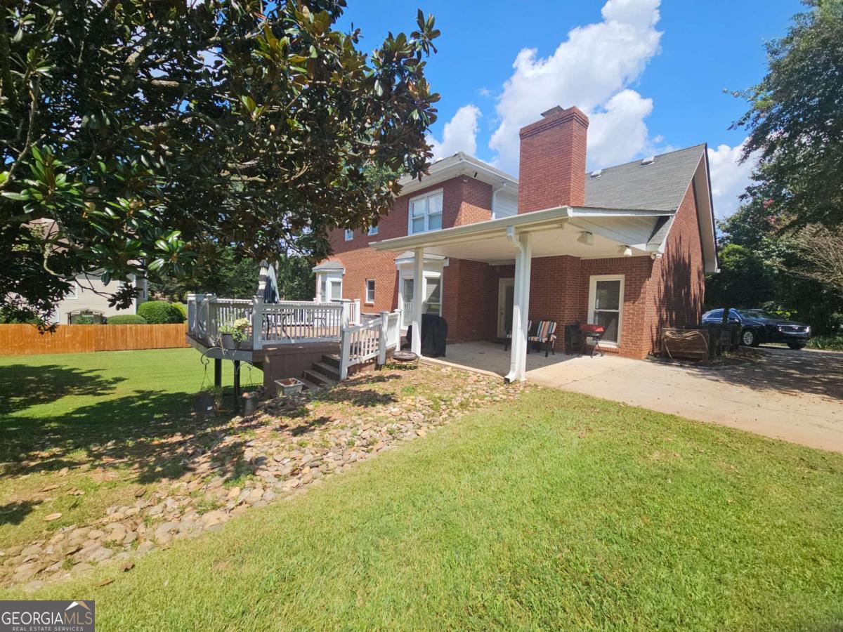 1135 Vineyard DR SE