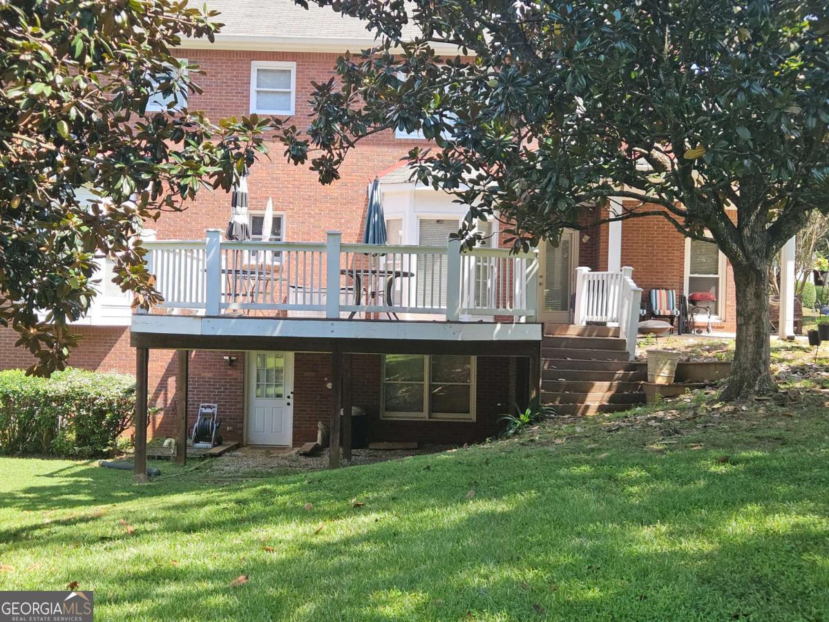 1135 Vineyard DR SE