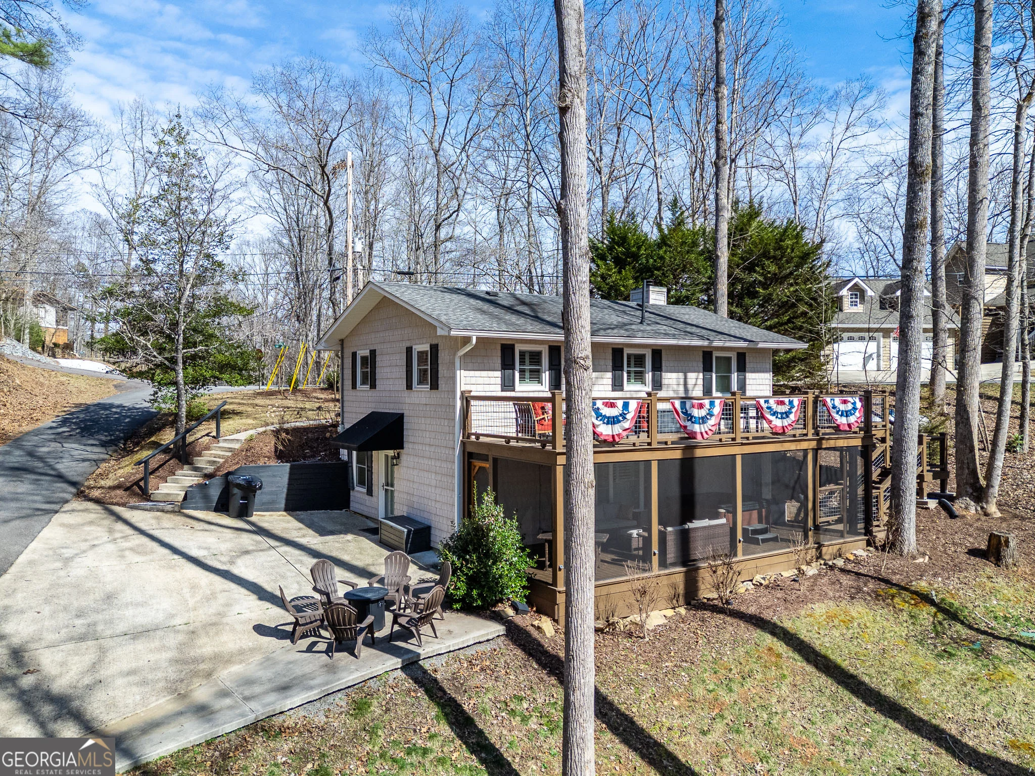 15 Lonesome Pine Rd