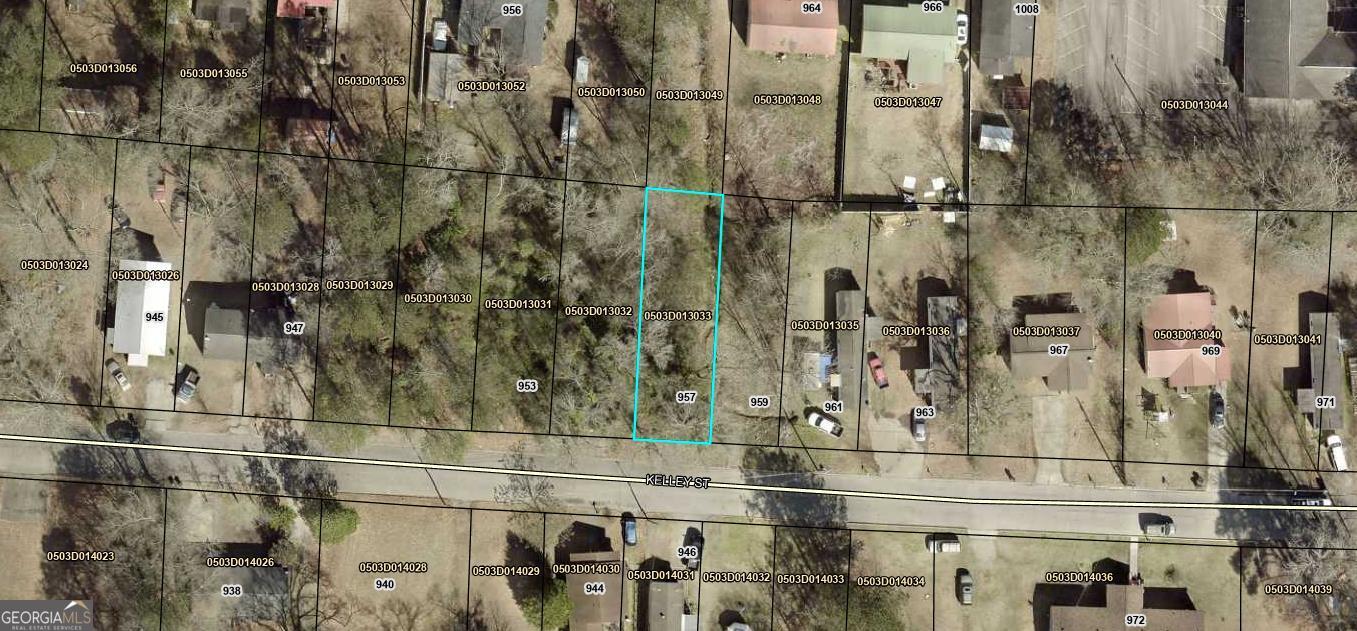 Vacant Lot. Perfect for building/development. Minutes from downtown.