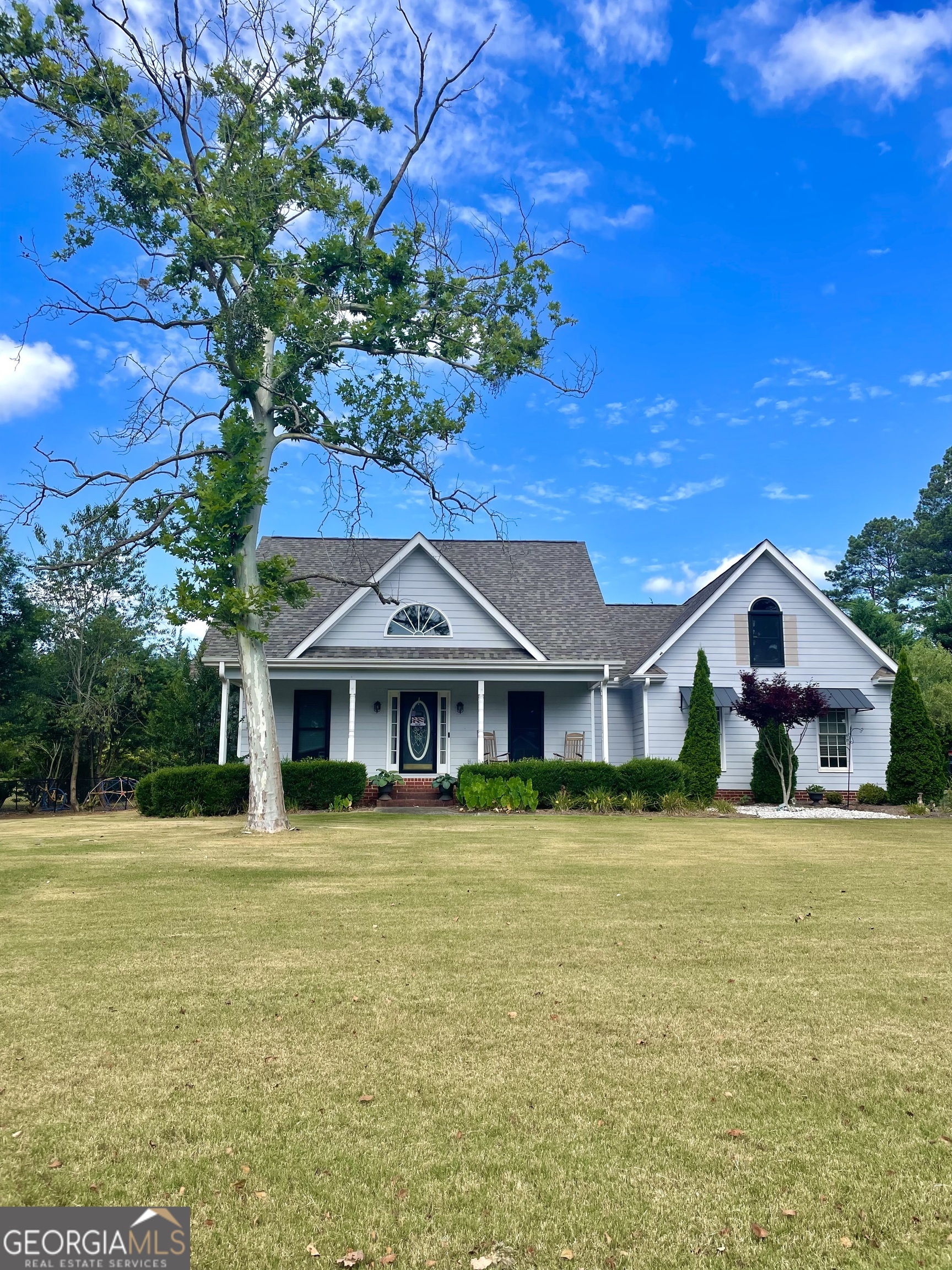 Highly sought after North Oconee Property in the Bakers Acres subdivision! With 3 bedrooms and 2 bathrooms on the first floor and an upstairs bonus bedroom, this home ensures you'll have nothing but space. Through the primary suite you will find the bathroom containing a Jacuzzi bathtub and separate shower along with the large updated walk-in closet. And speaking of space, you can't leave out the living room's high vaulted ceiling and the massive backyard! Each bedroom has updated closets and the property holds a new roof, all new windows, a new main HVAC, and a new water heater. If you're looking for a North Oconee home, this is a must see!
