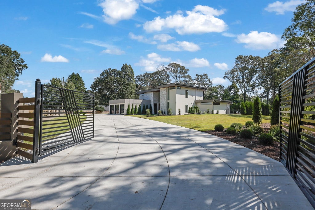 Photo of 2991 Lassiter Road, Marietta, GA 30062 (MLS # 10840500)