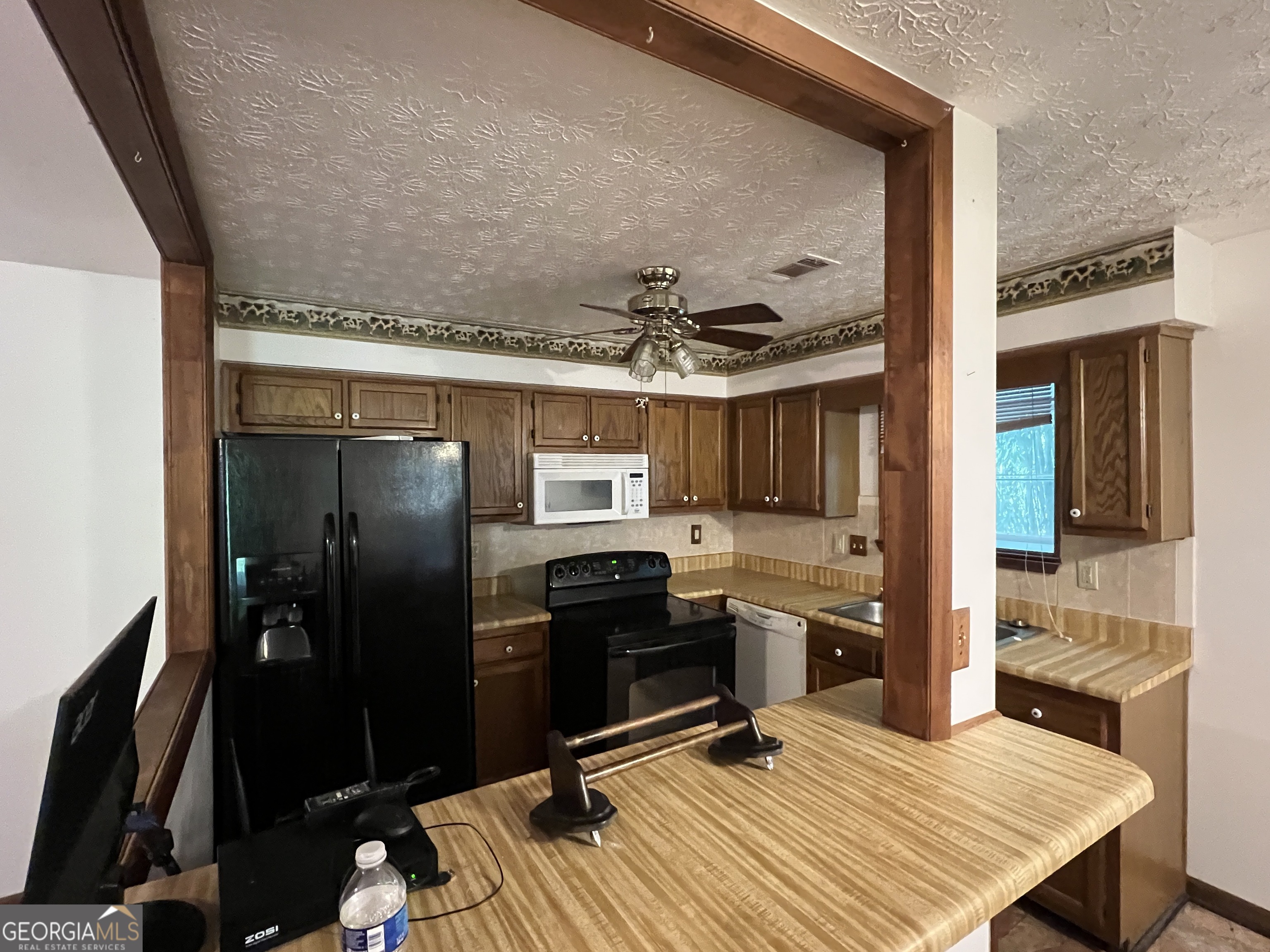 1499 Carriage LN