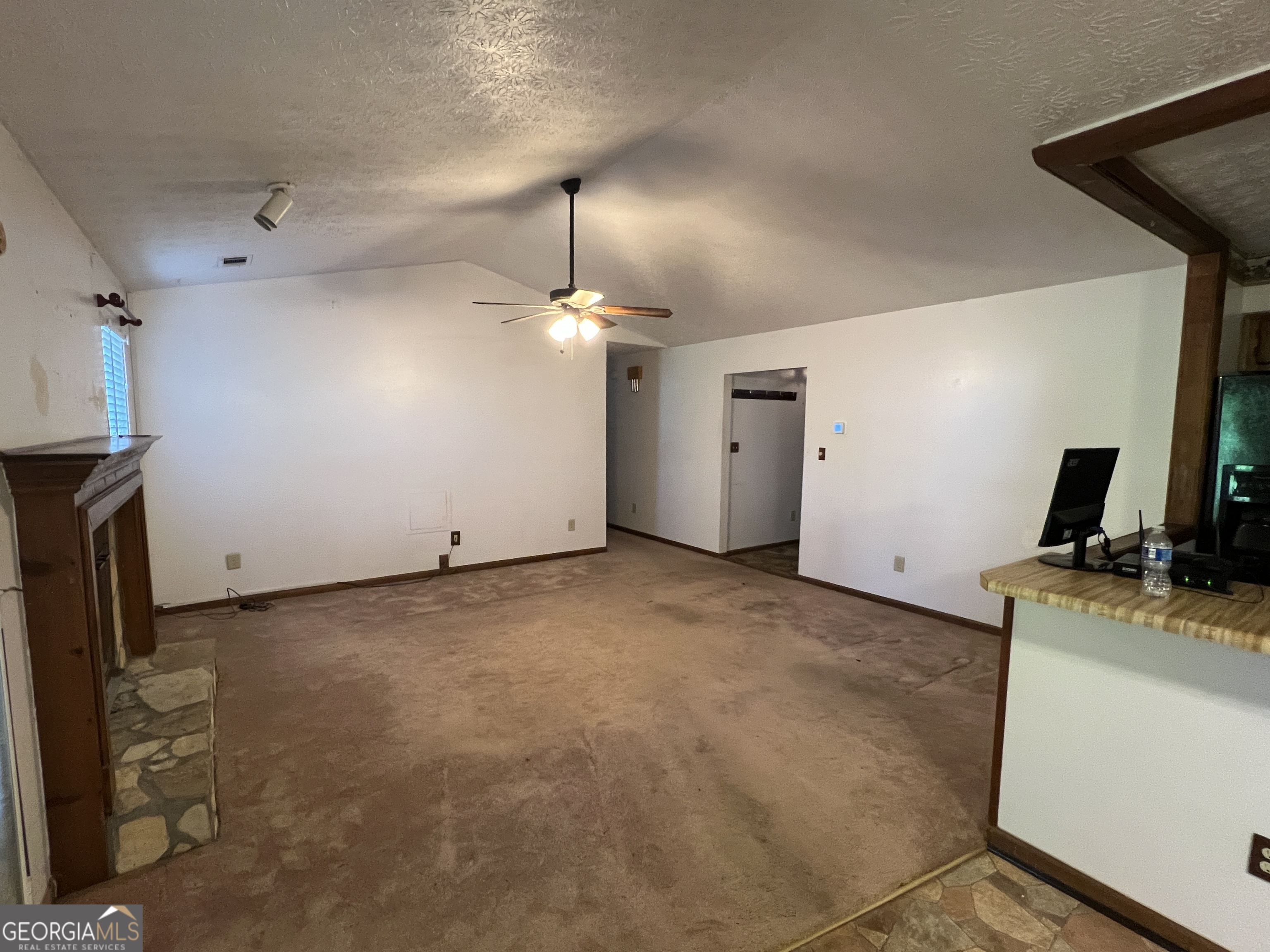 1499 Carriage LN