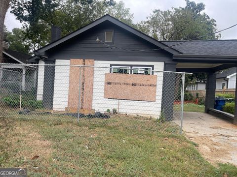 1481 Venetian DR SW Atlanta GA 30311