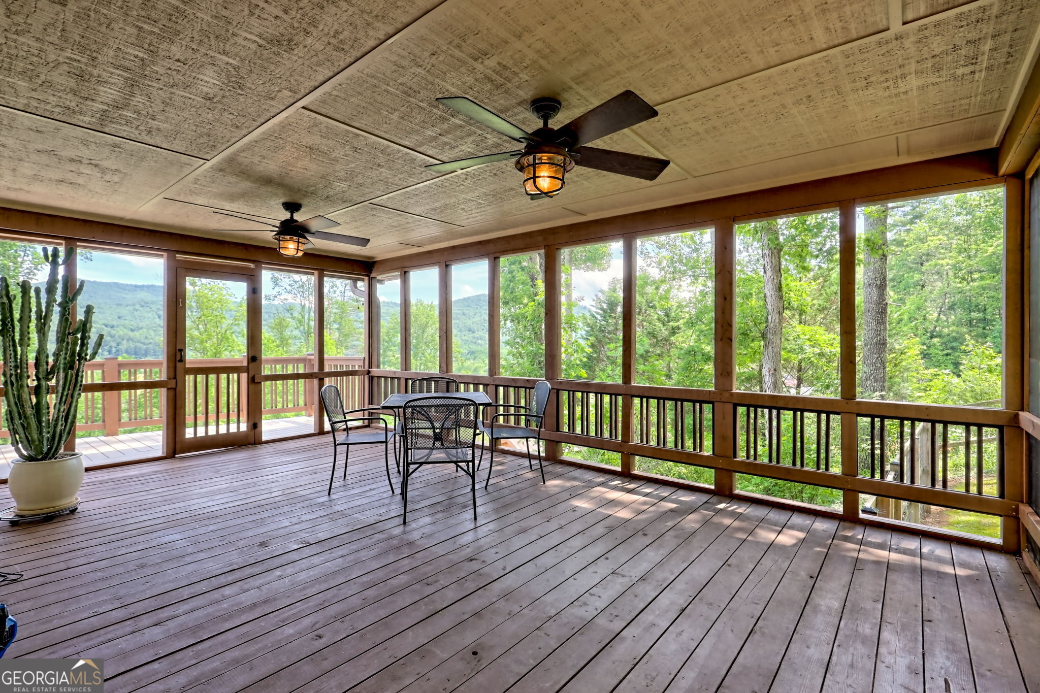 5019 Wolffork RD