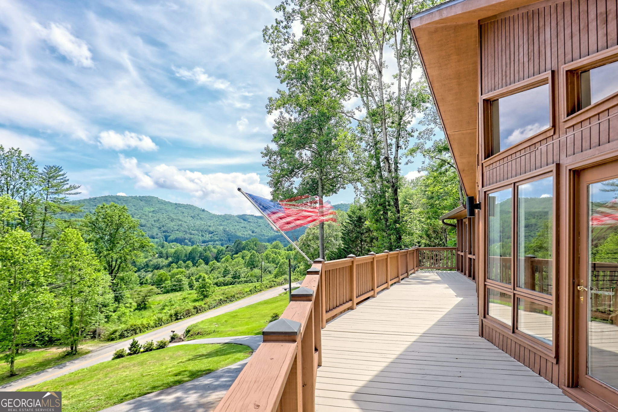 5019 Wolffork RD