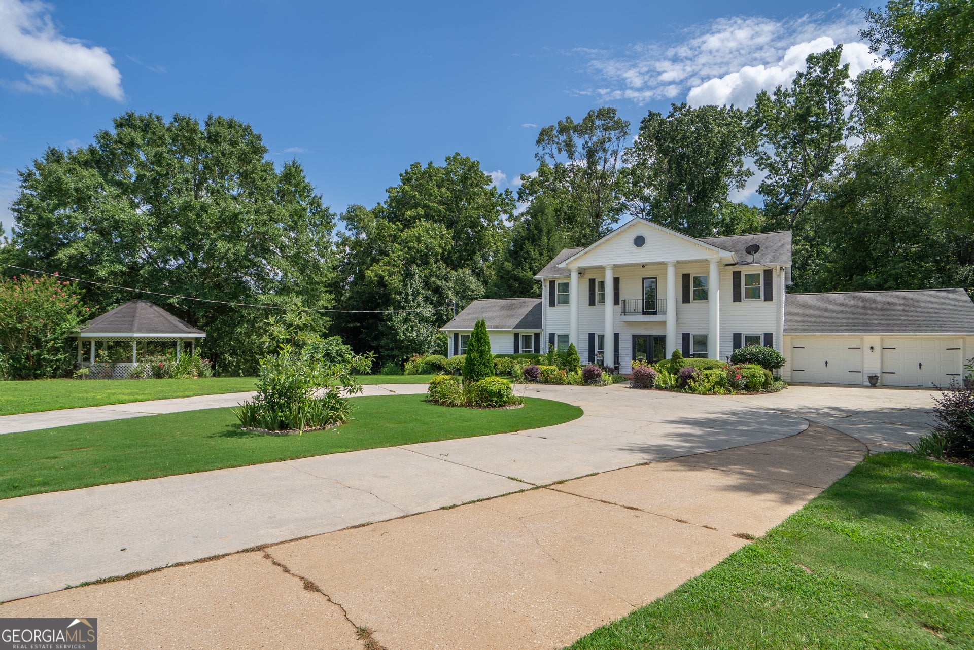 2811 Ike Stone RD