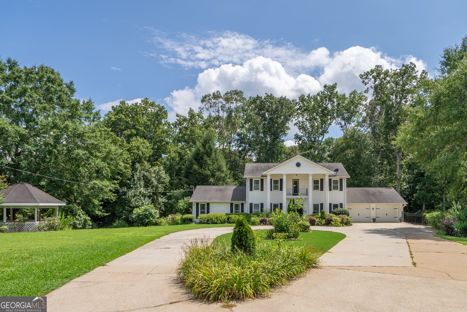 2811 Ike Stone RD