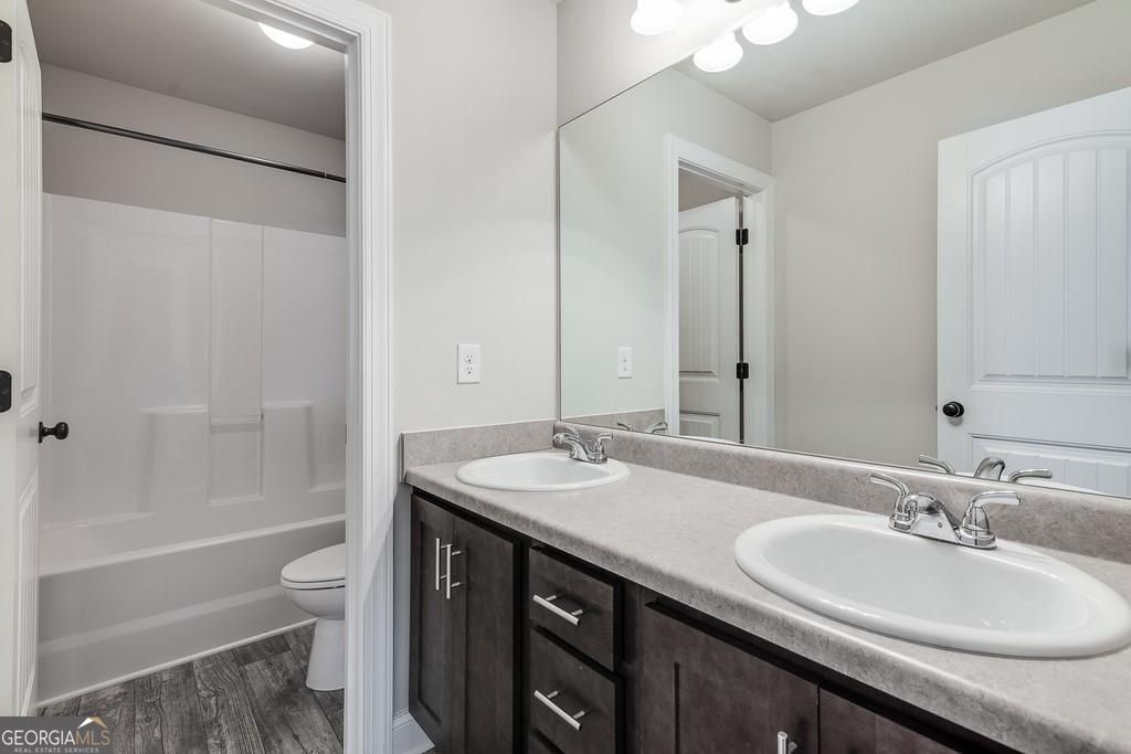 Hoschton, Georgia 30548, United States, 4 Bedrooms Bedrooms, ,3 BathroomsBathrooms,Residential,Active,110583