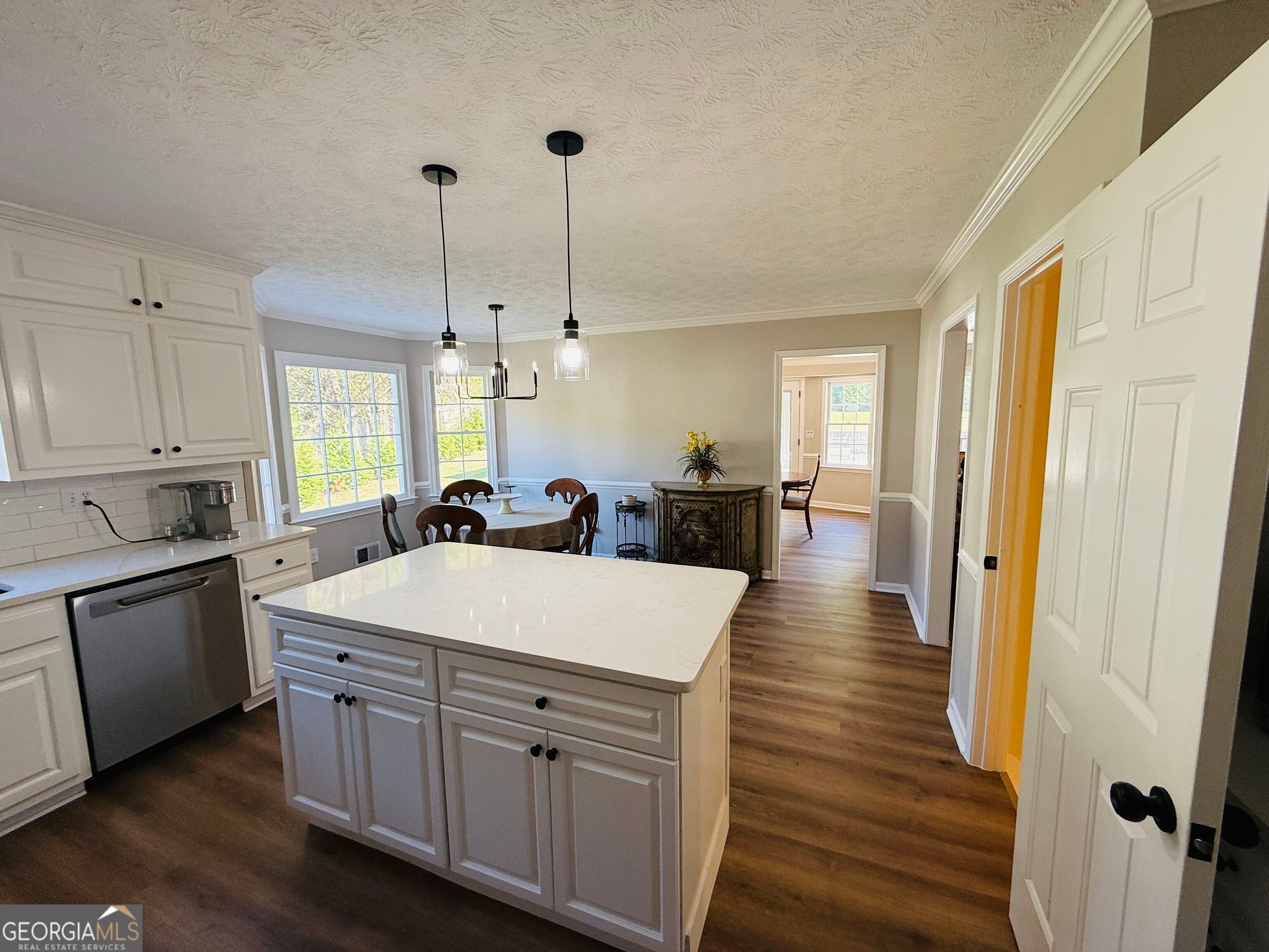 3540 Parkwood Hills CT