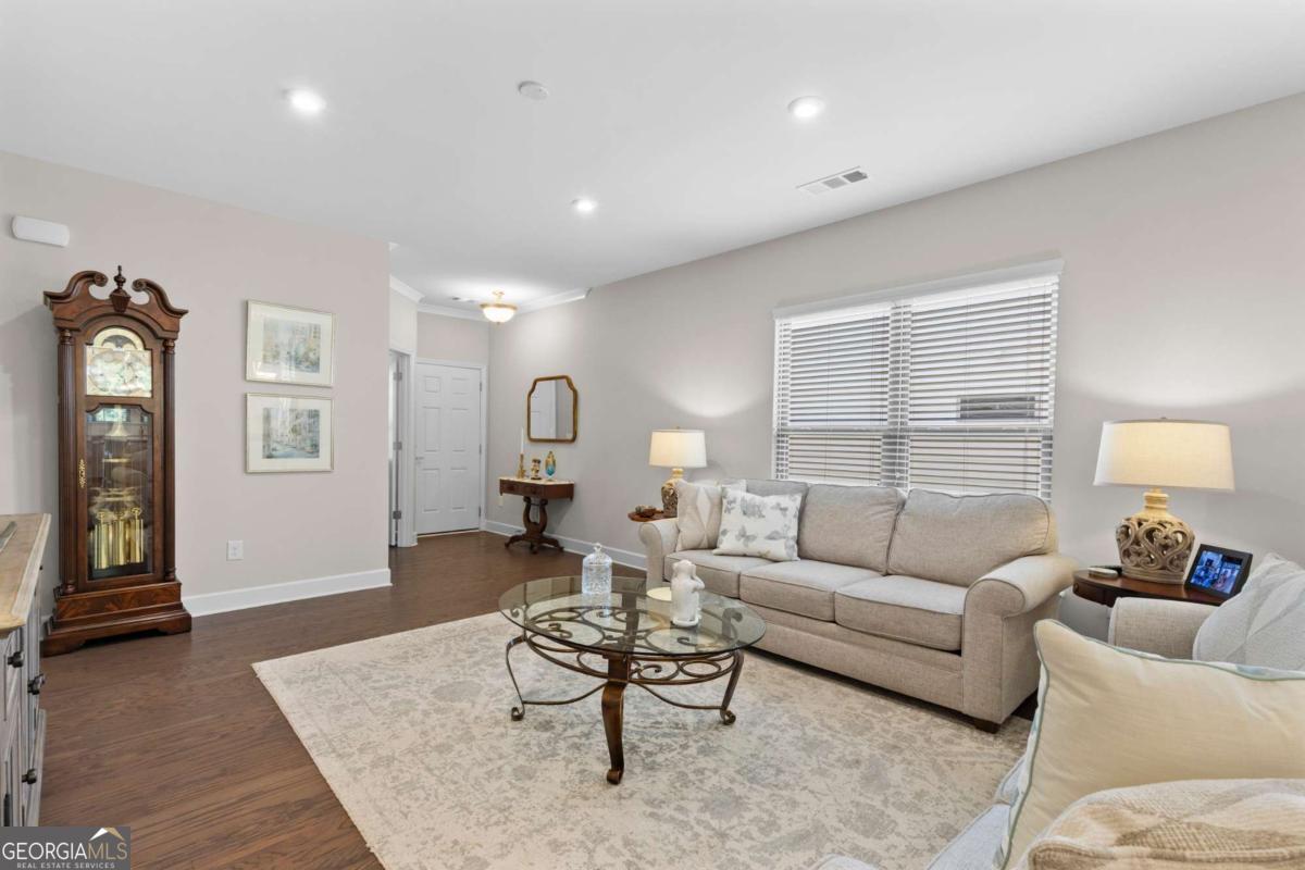 5627 Maple Bluff WAY