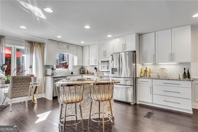 LAKEVIEW AT DUNWOODY SPRINGS - Residential